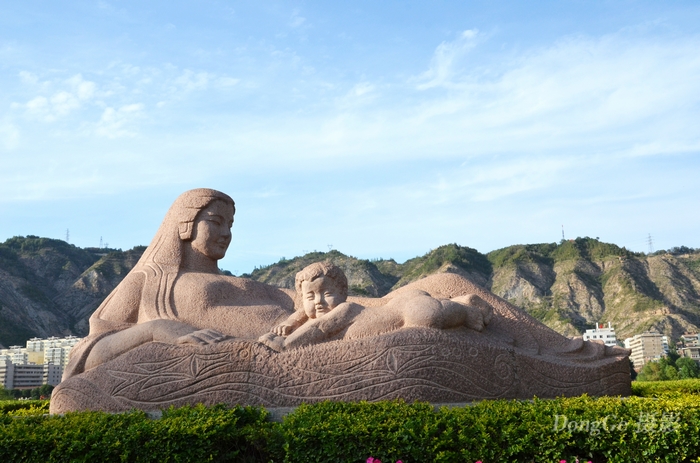 兰州以上属于黄河的发源地,所以在兰州黄河岸边立起了黄河母亲的雕像!