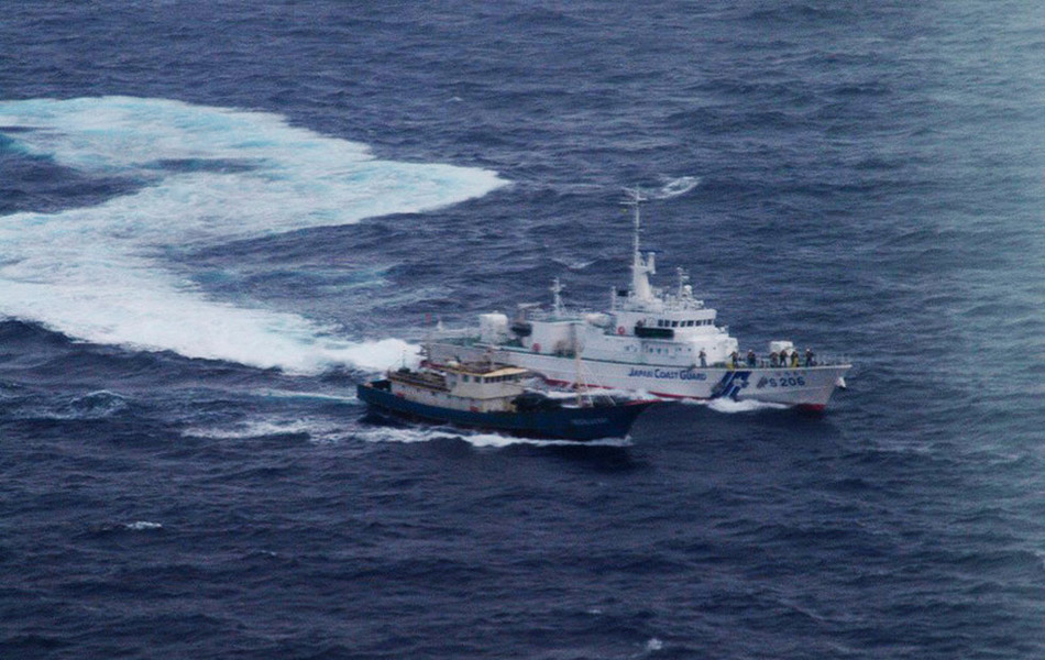 日本海警拘捕中国渔船船长(组图) - 散打成都 - 