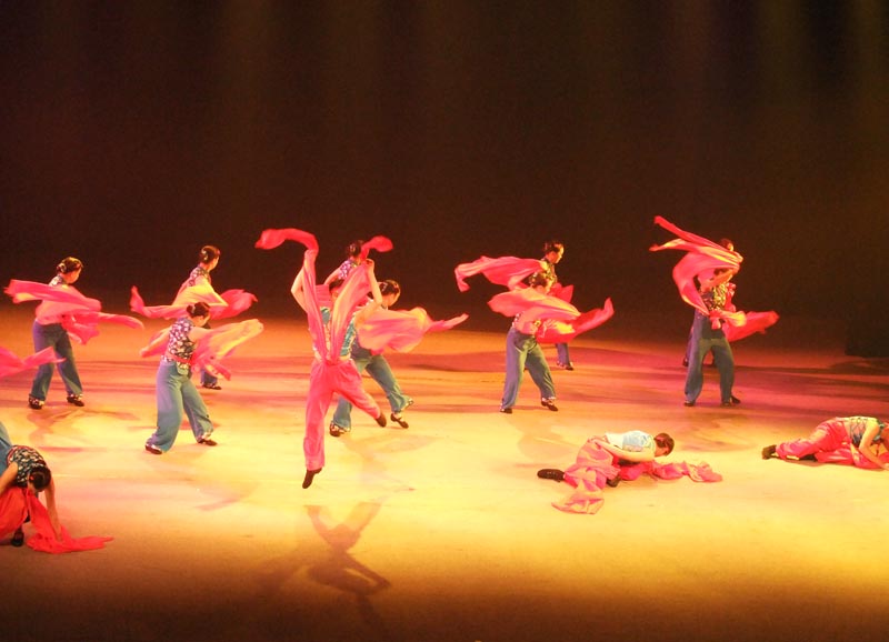 金秋乐中老年舞蹈大赛上的金奖黄河 - 遂宁