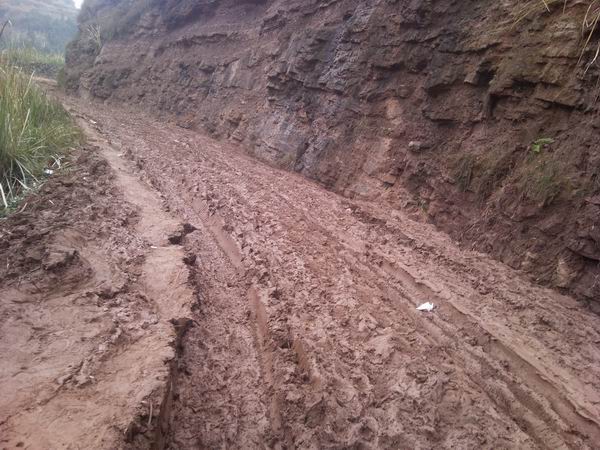 消水镇街道道路花费巨资改造的泥结碎石路是公路吗?