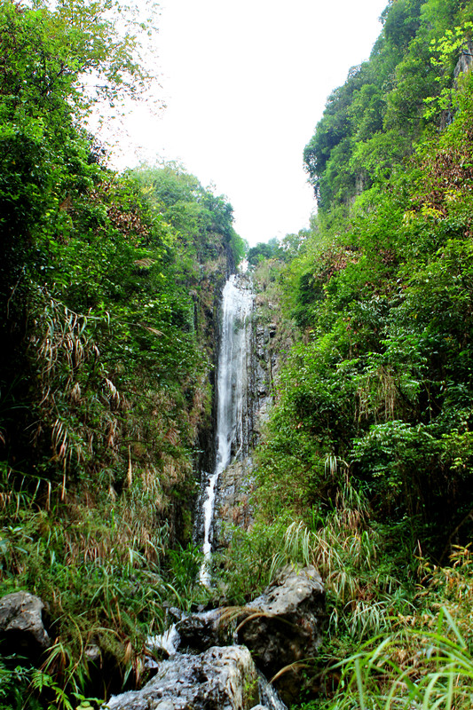 邻水天意谷景区亿年地质奇观---滴水成佛