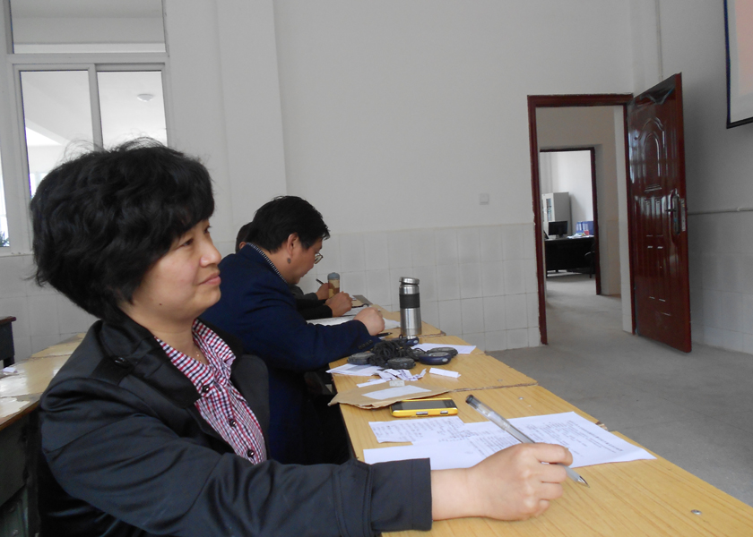 沙河镇小学:举行青年教师普通话即兴演讲活动