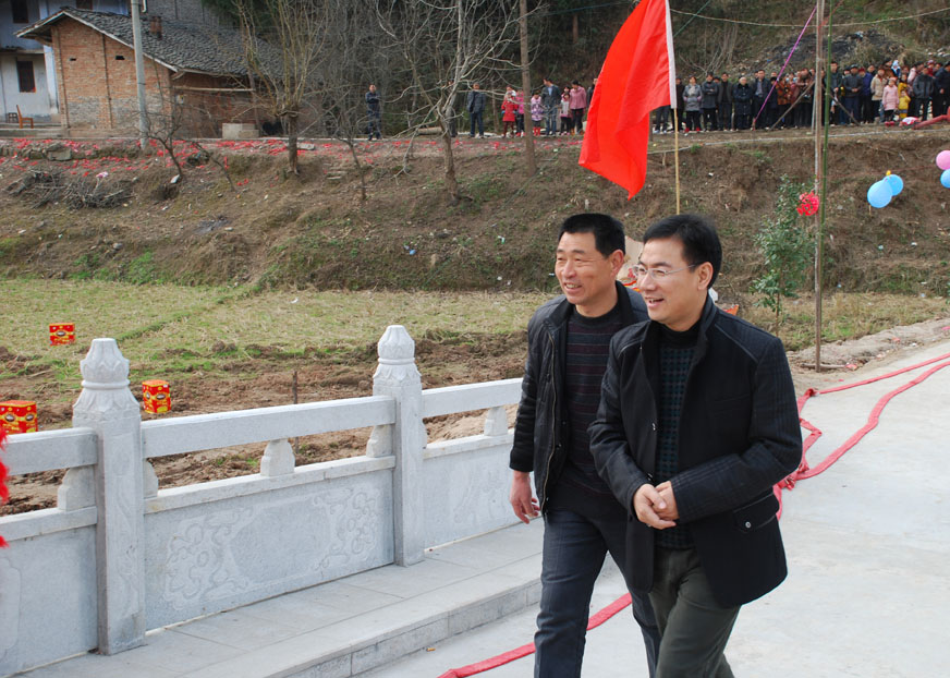 初三:柳驿乡书云桥剪彩 老百姓锣鼓喧天感谢乡友捐款(图-南部论坛