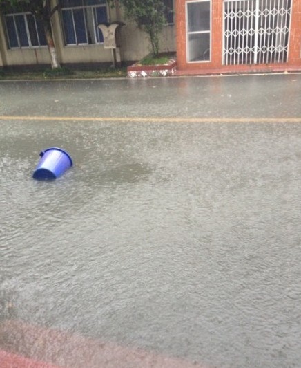 暴雨来了~热烈鼓掌!成都看海第二季正式开始