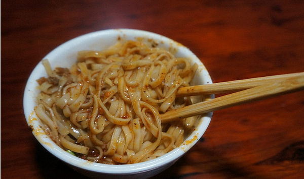 来<em>成都</em>旅游,<em>妹纸</em>一路上都在吃喝玩乐-麻辣美食