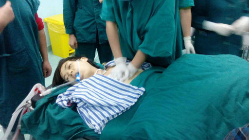 <em>花季少女惨死</em>手术台,医院回避特警抢尸体-四川