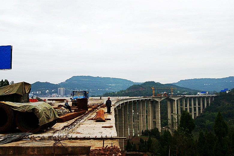 达巴高速公路土桥段和通河特大桥建设进展(11
