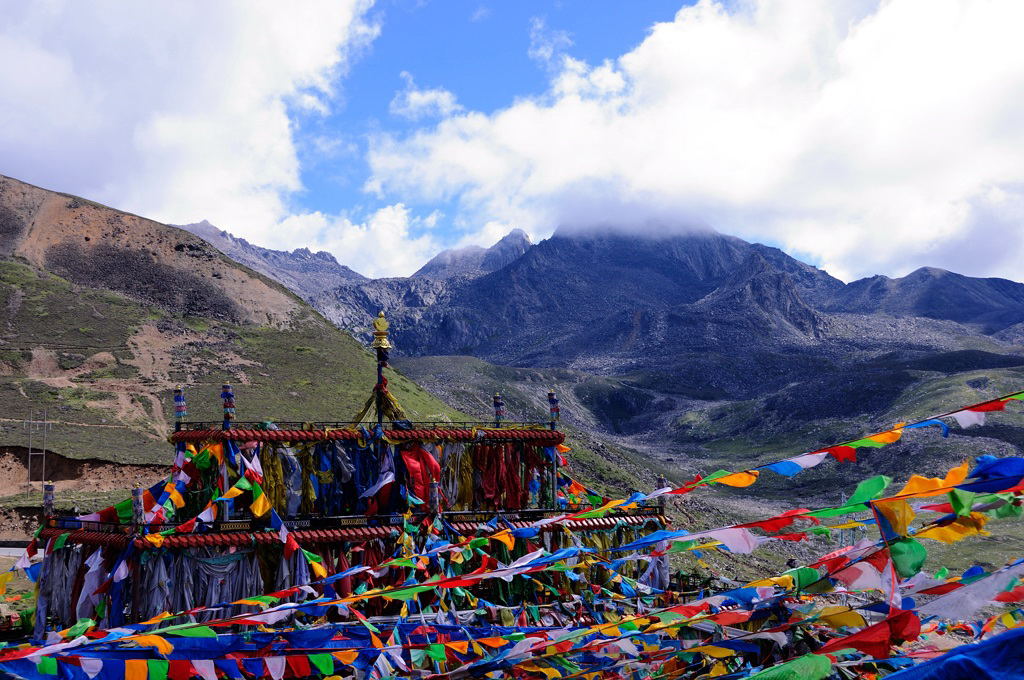 康巴第一关折多山风光