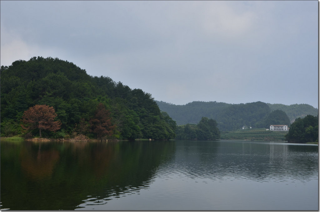 休闲纳凉好去处—高山湖泊南江县井坝水库