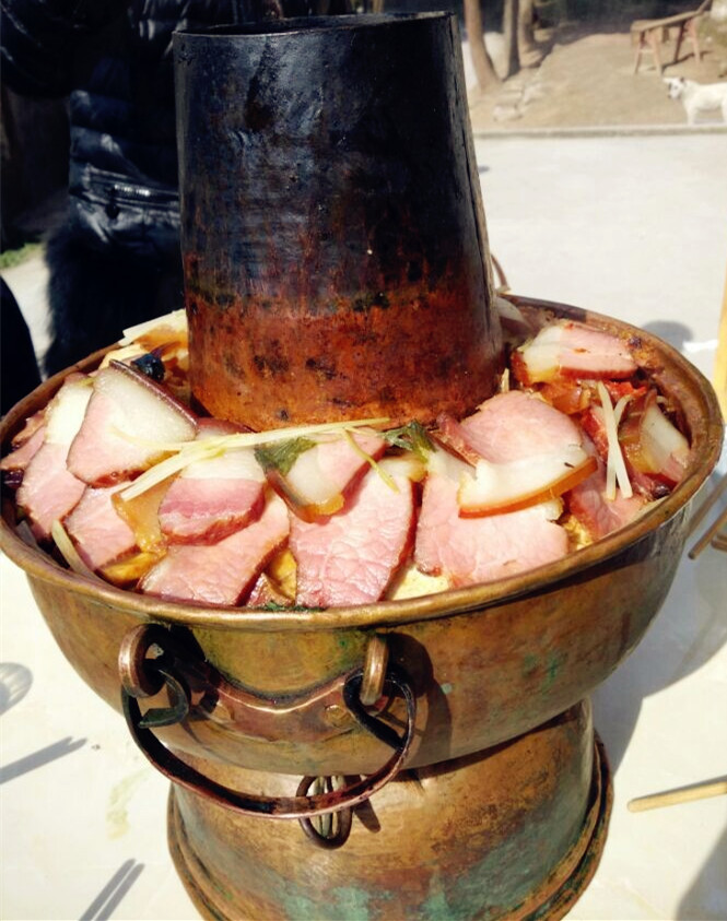 来吃腊肉火锅了,看了不要流口水哟(图)