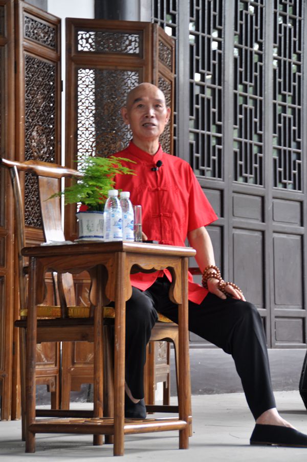 著名评书表演艺术家李伯清美女在蓬安周子古镇钟珺先生图片