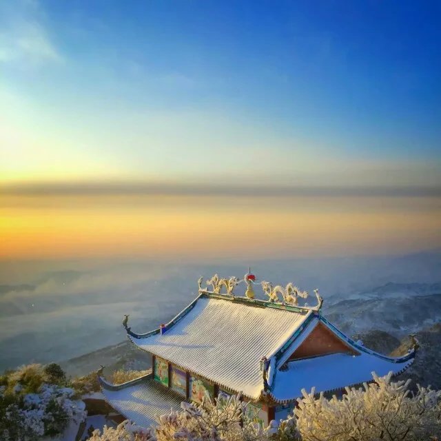 四川华蓥市溪口镇宝鼎雪景