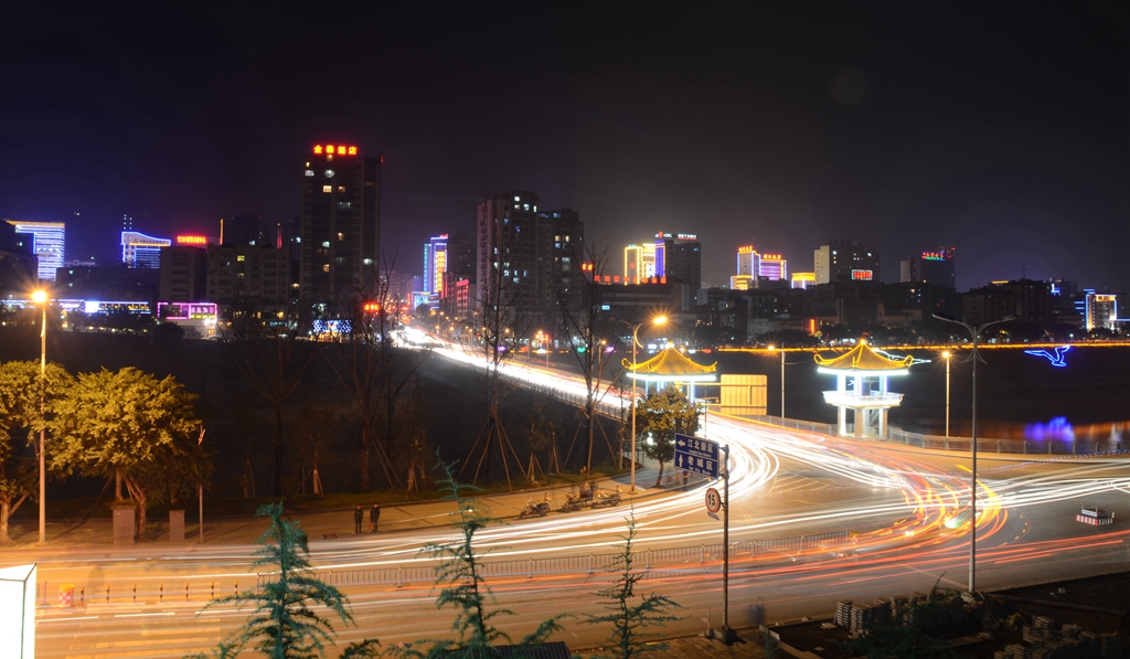 巴中柳津桥夜景