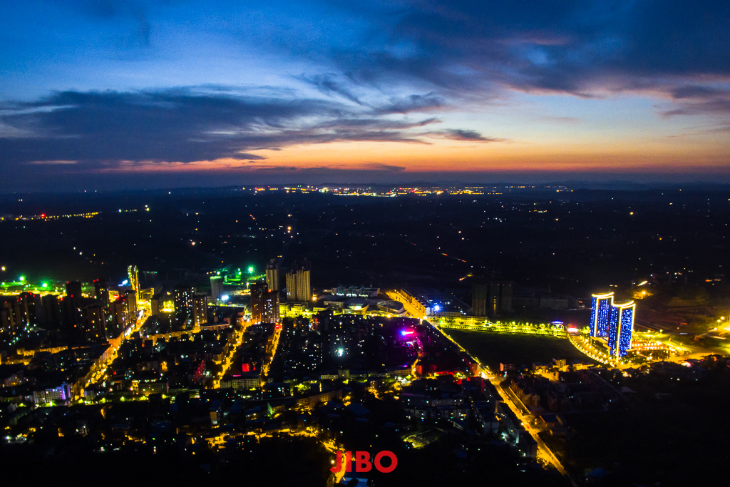 航拍华蓥夜景-广安论坛-麻辣社区 四川第一网络社区