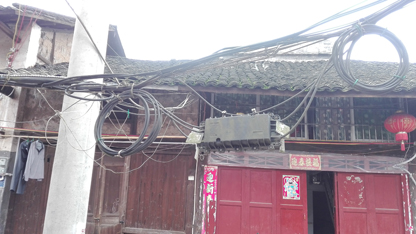 合江先市镇脏乱差 省环境优美示范村垃圾乱倒枪支黑广告泛滥-群众呼声
