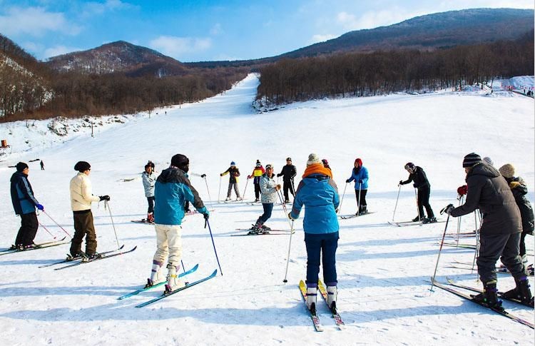 冬季相约雪谷穿越雪乡,过一个万里雪飘的新年 冬季相约雪谷穿越雪乡,过一个万里雪飘的新年