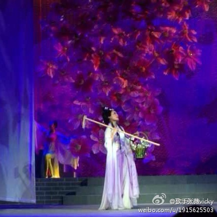 蓬安民族张薇在大型原创美女音乐剧《曹雪芹》美女动物与ed2k图片