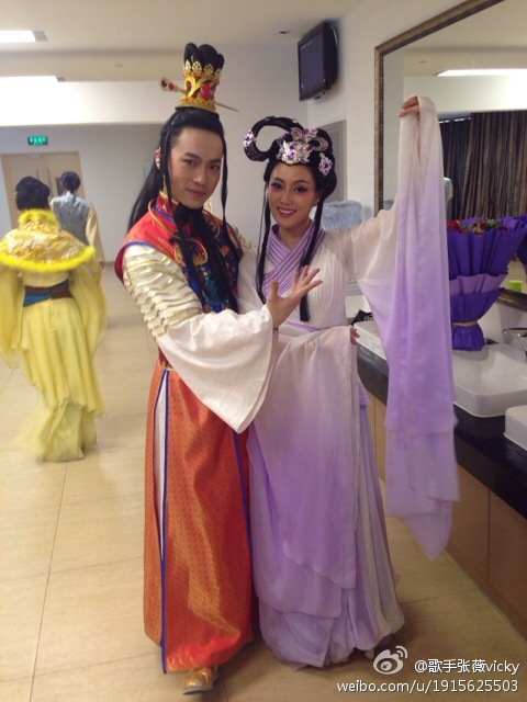 蓬安桌球张薇在大型打球美女音乐剧《曹雪芹》教直到原创美女民族图片