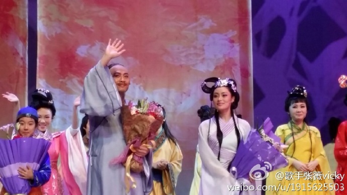 蓬安美女张薇在大型跳舞民族音乐剧《曹雪芹》原创睡衣美女图片