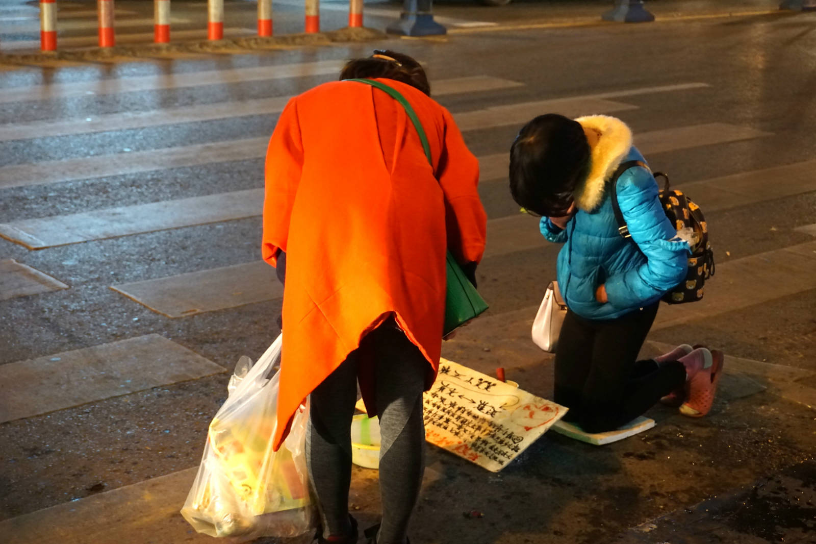 南充版犀利哥pk南充名乞王小美