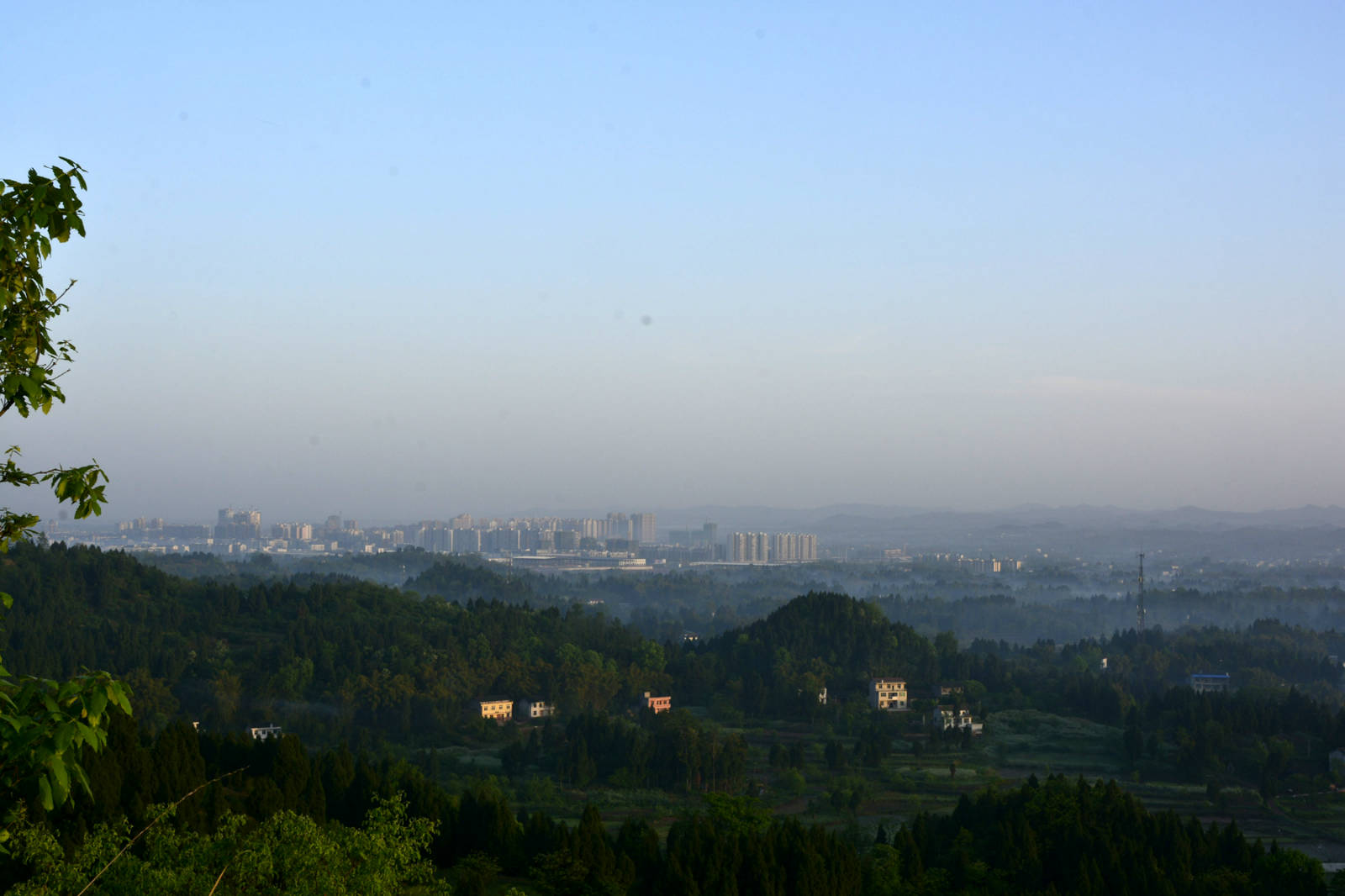走马岭上揽风光
