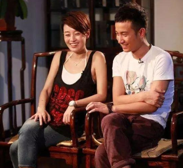 7月28日,文章,马伊琍先后发微博宣布离婚:"吾爱伊琍,同行半路,一别两