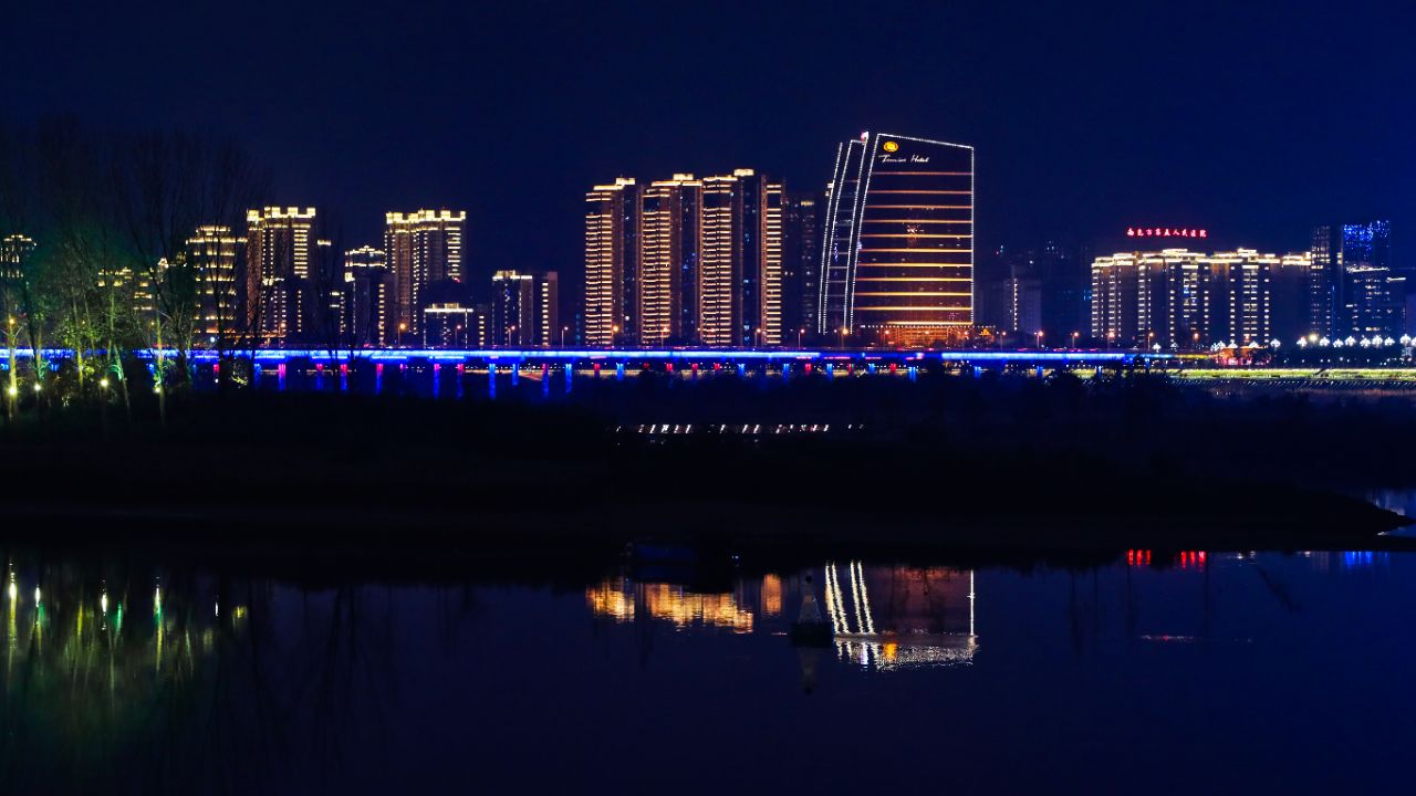 南充嘉陵江沿岸夜景.