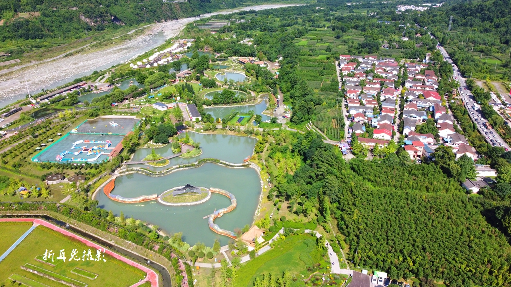 彭州鱼凫湿地公园 湖光山色风景美