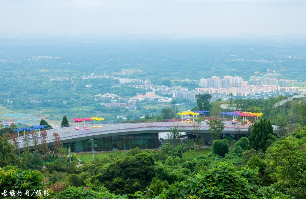 建设中的天府新区龙泉山城市森林公园绿道高空栈道已上麻辣首页