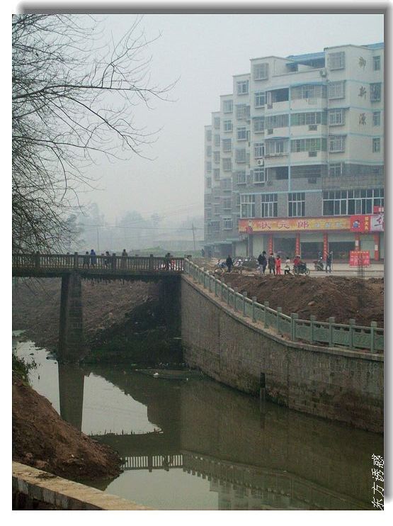 Ƭ 051.jpg