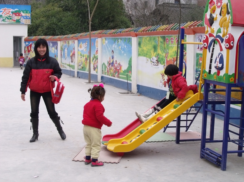 【热帖追踪】顺庆区李家阳光贝贝幼儿园'黑车