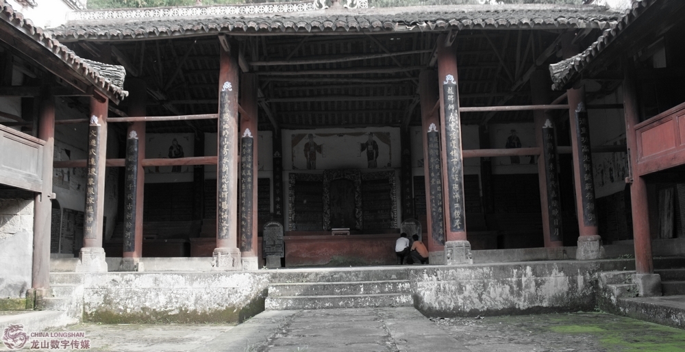 Ƭ 715313.jpg