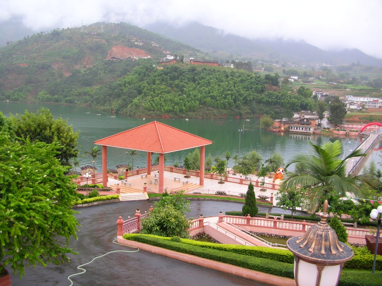 Ƭ 086_conew1.jpg