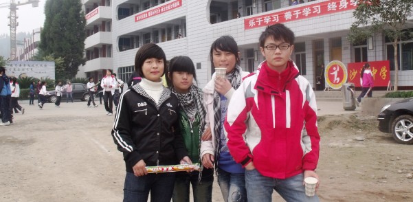 南江县沙河中学第四十一届冬季田径运动会如期召开