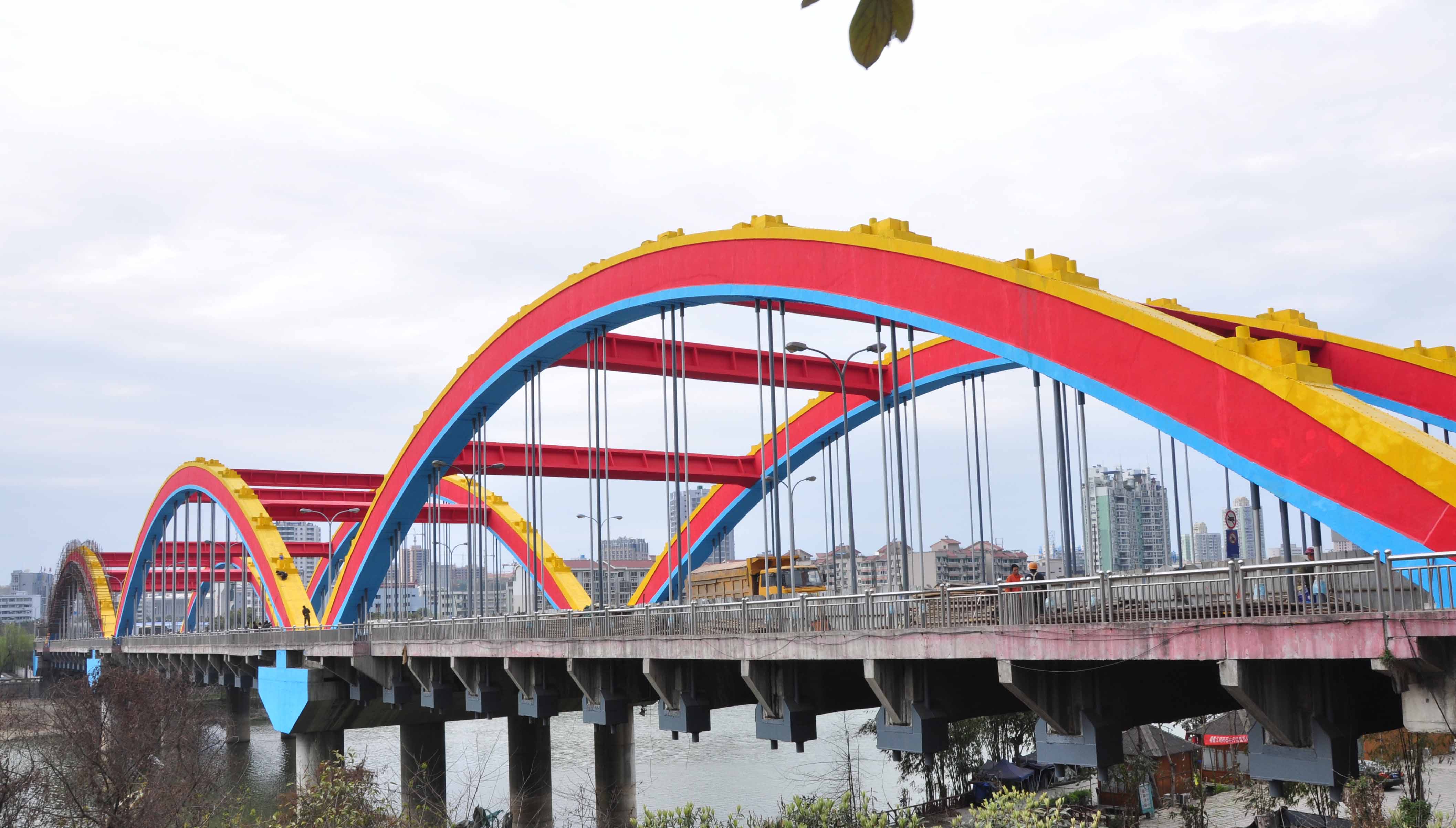 飞来石大桥的——靓丽身姿