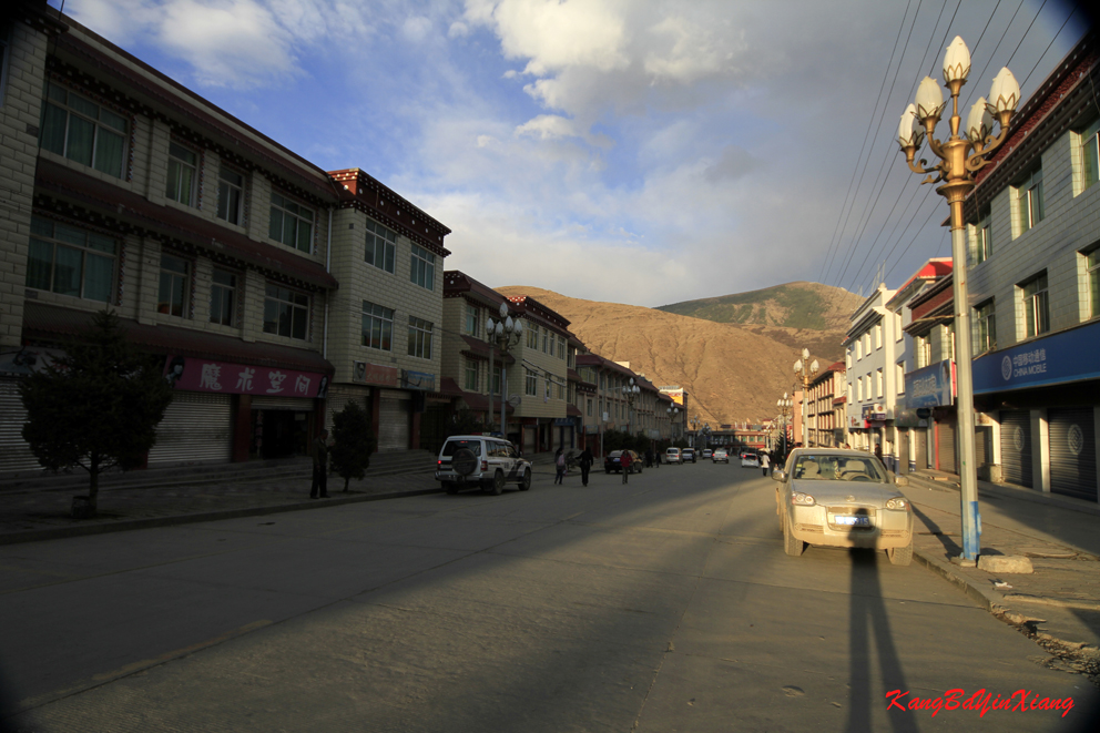 4·10四川炉霍地震图片