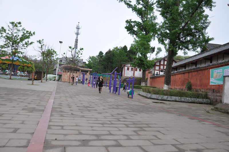 安汉广场随拍-西充论坛-麻辣社区 四川第一网络社区 你的言论 影响