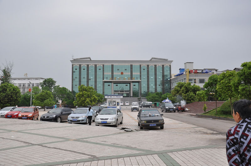 安汉广场随拍-西充论坛-麻辣社区 四川第一网络社区 你的言论 影响