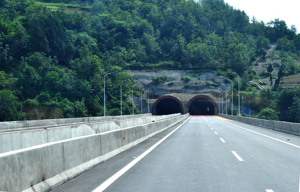 山里通了高速路——川陕公路风光