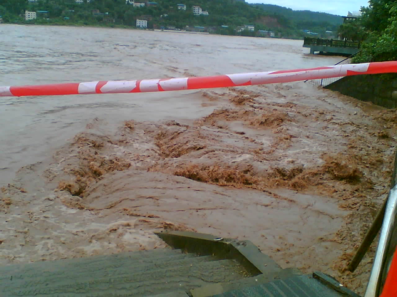 7月6日巴河洪水的图片