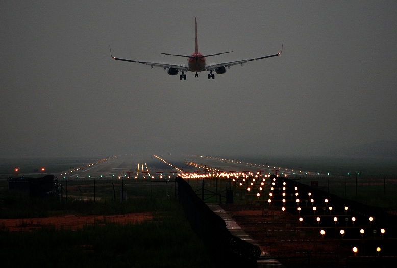 跑道夜景