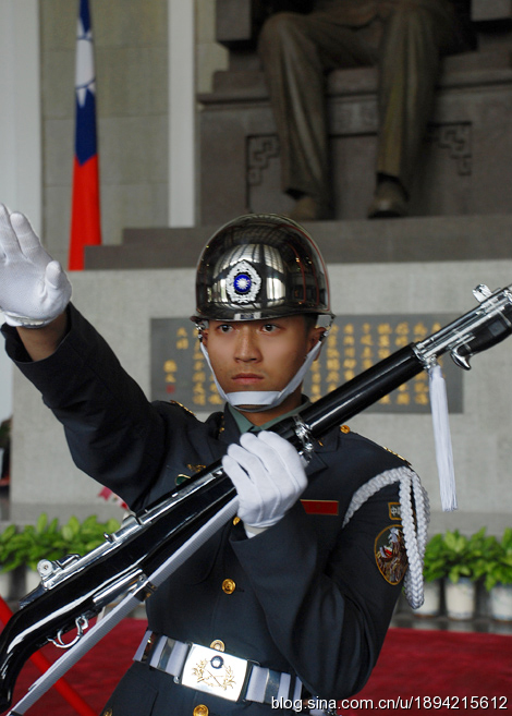 台湾 中山纪念堂 的仪仗兵-----不一样的感觉!