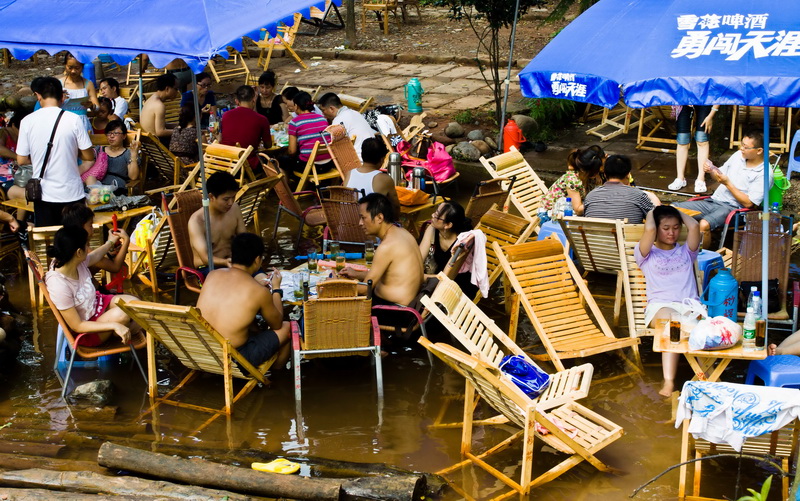 "秋老虎"不好惹,快快下河玩水去