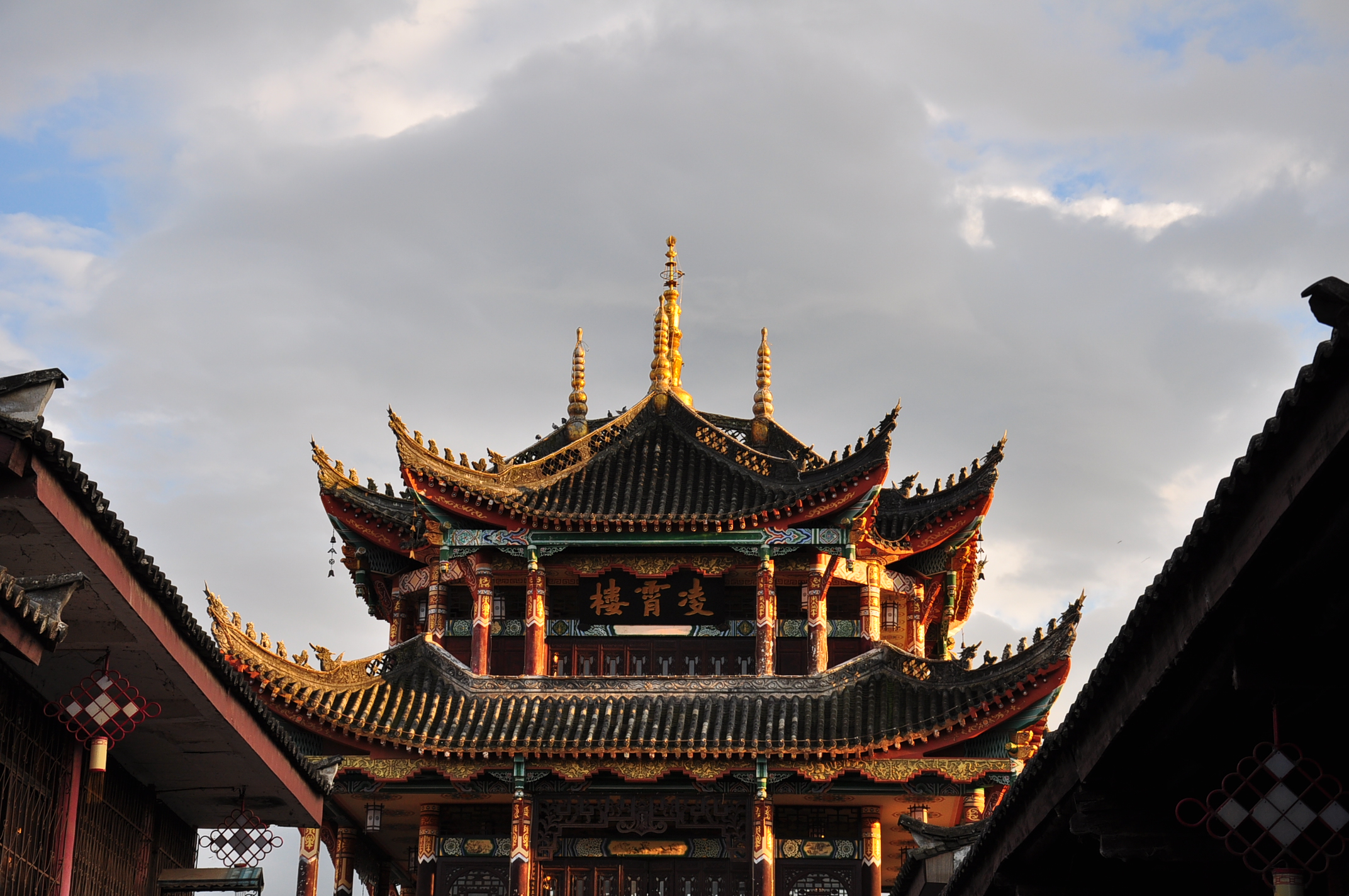 这是一座古老的城镇!会理——凌霄楼.