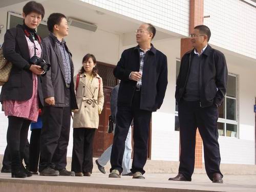 恭贺南江四中青年教师王欢,陈茜在省市竞赛中获佳绩