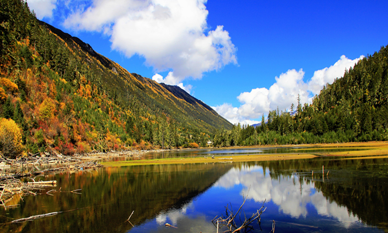 甘肃月亮湖风景区图片