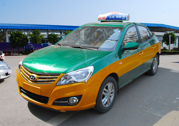 南部悦动出租车1.jpg