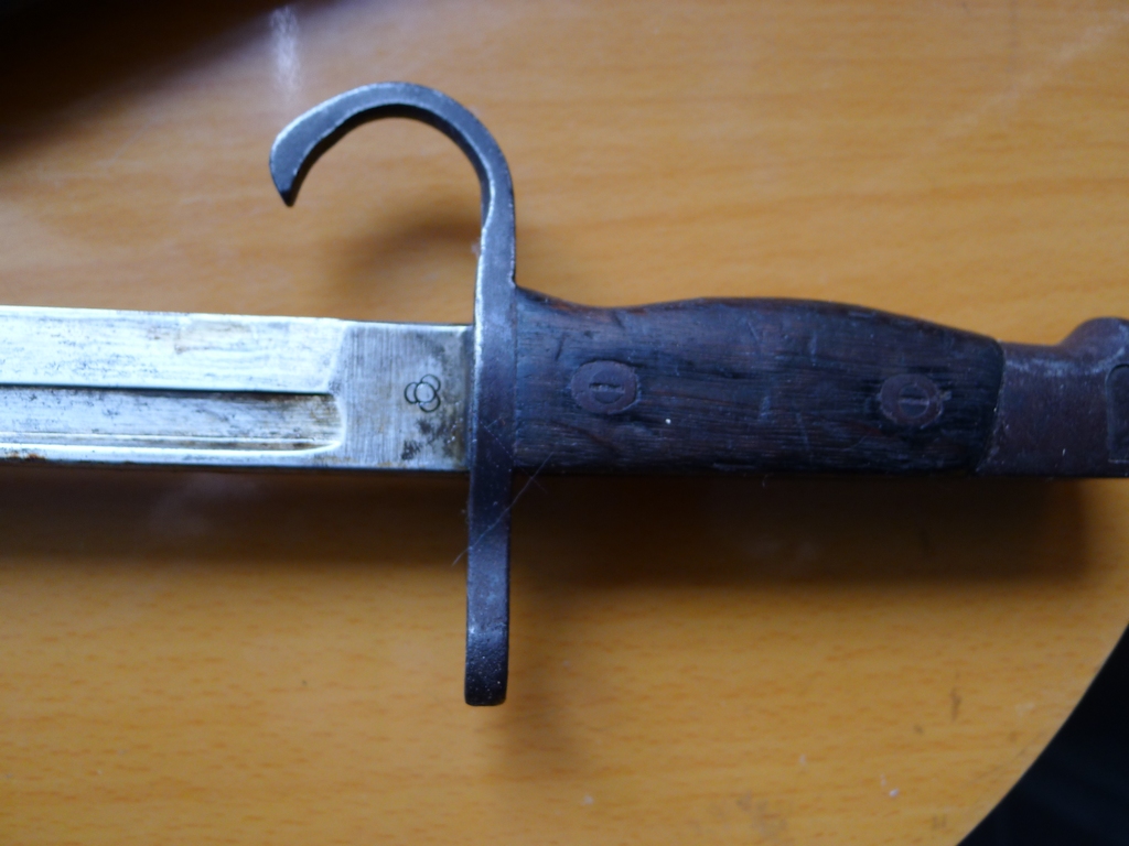 鉴赏:我的一把日本小仓30军刺,品相好啊!