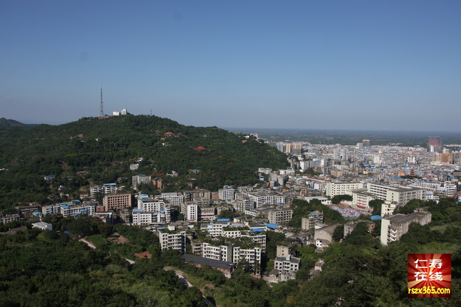 转帖:从高处实拍仁寿县城全景