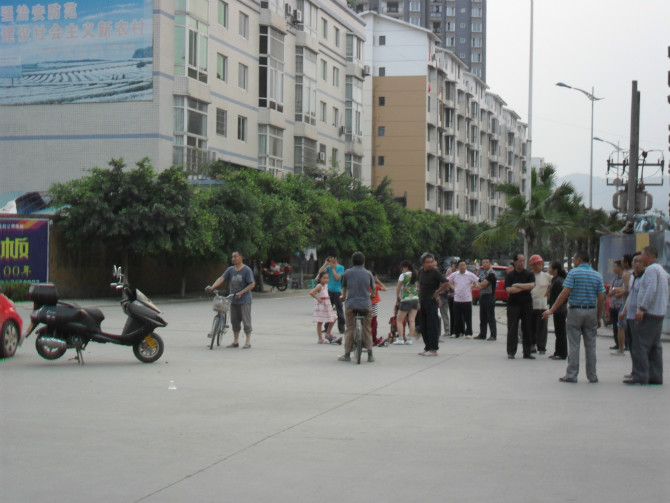 psbCANJW1UE.jpg
